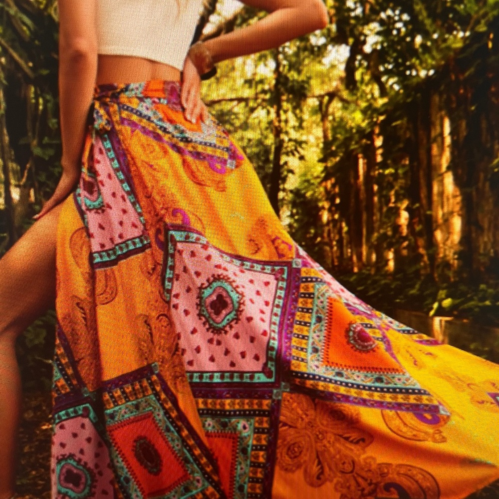 Knot Side Split Skirt